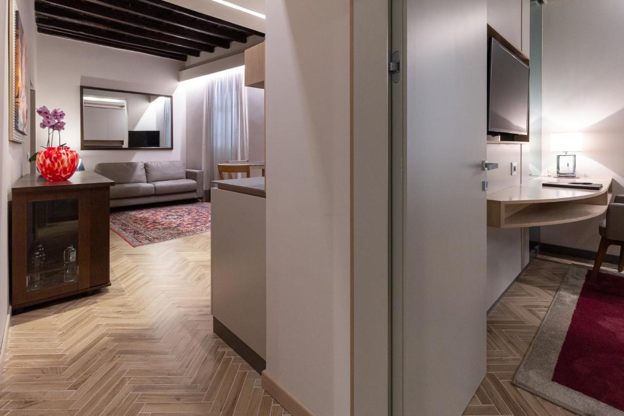 Harry'S Bar Trevi Luxury Apartments - Modelli Рим Екстер'єр фото
